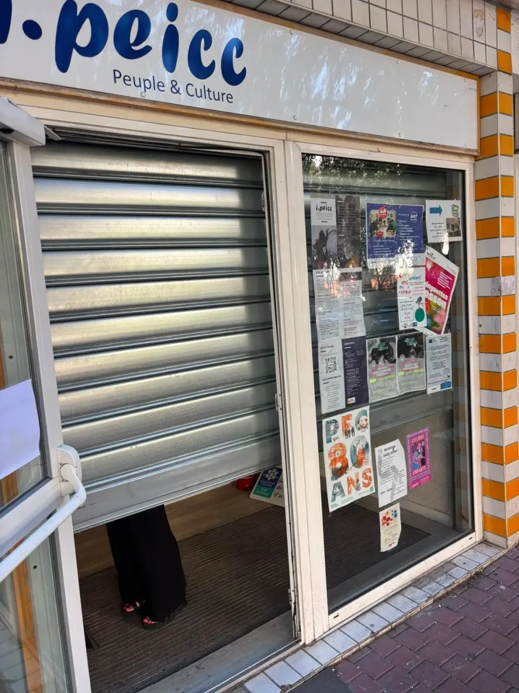 Déblocage de rideau métallique bloqué à Bobigny Déblocage de rideau métallique bloqué à Bobigny