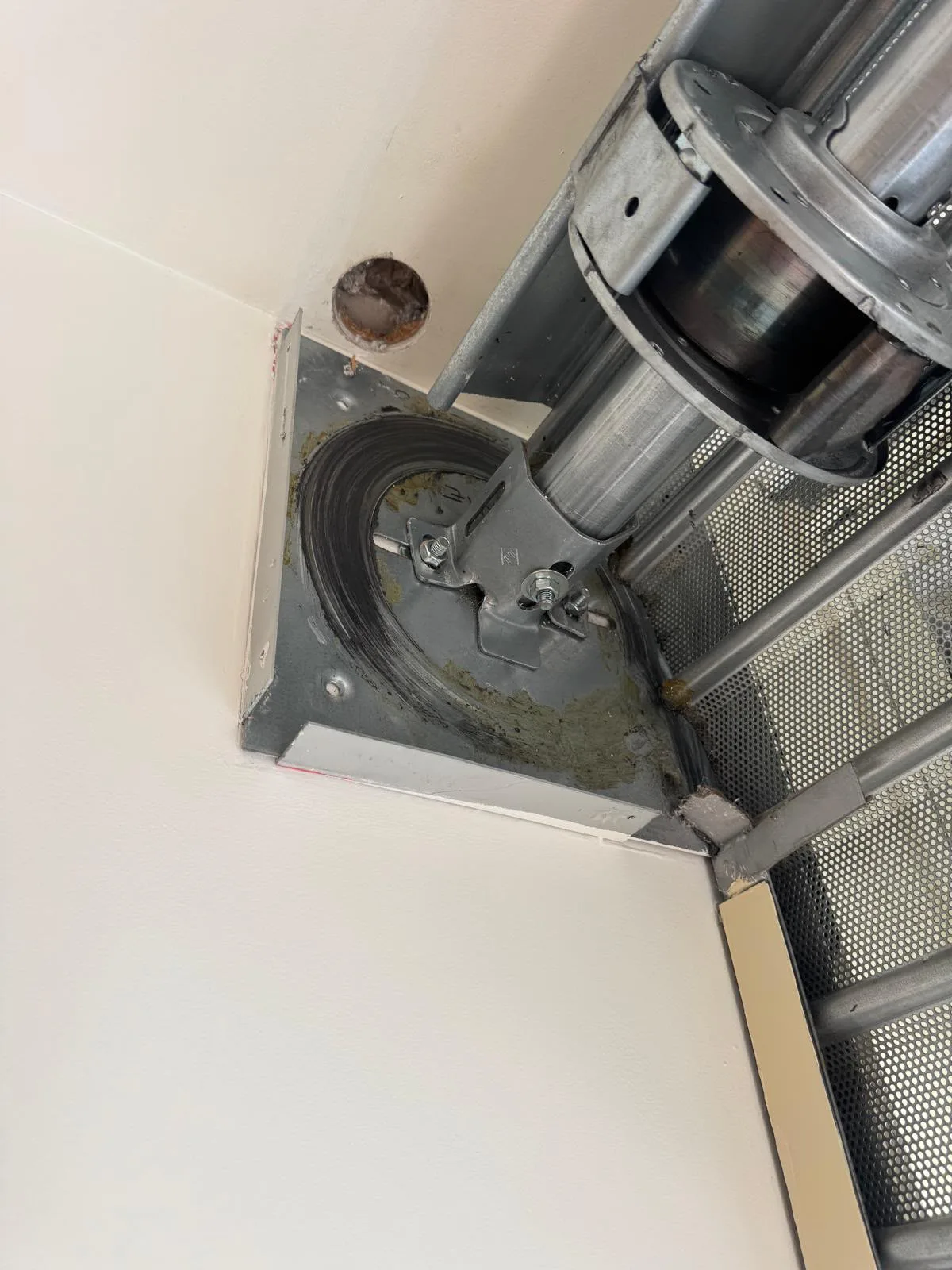 Motorisation de rideau métallique à Bobigny